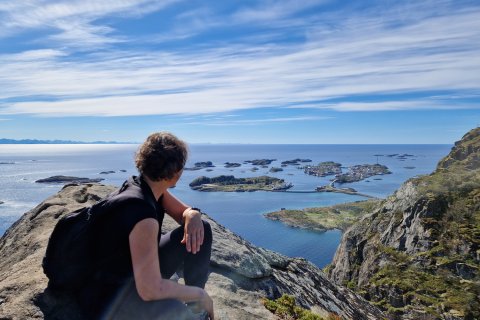 Sabine schaut über die Lofoten