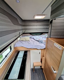 Bett in Wohnmobil